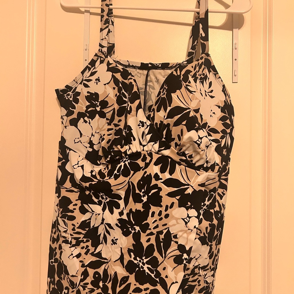 Swimsuits For All Black and Cream Floral Tankini Top - 42DD Cup